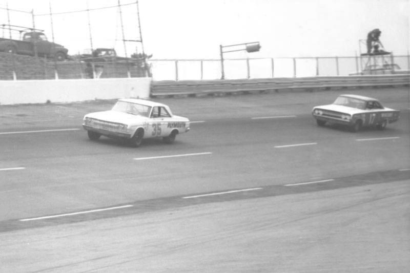 Dave MacDonald pulls up on NASCAR great Tiny Lund in Atlanta 500